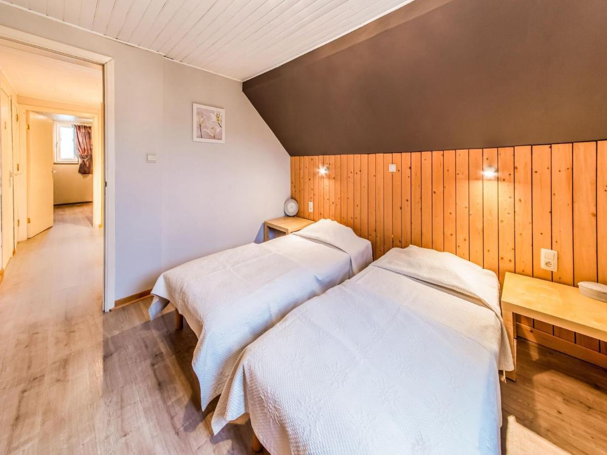 Modern Holiday Home In Lavacherie Sainte-Ode 外观 照片