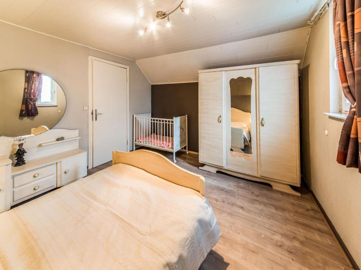 Modern Holiday Home In Lavacherie Sainte-Ode 外观 照片