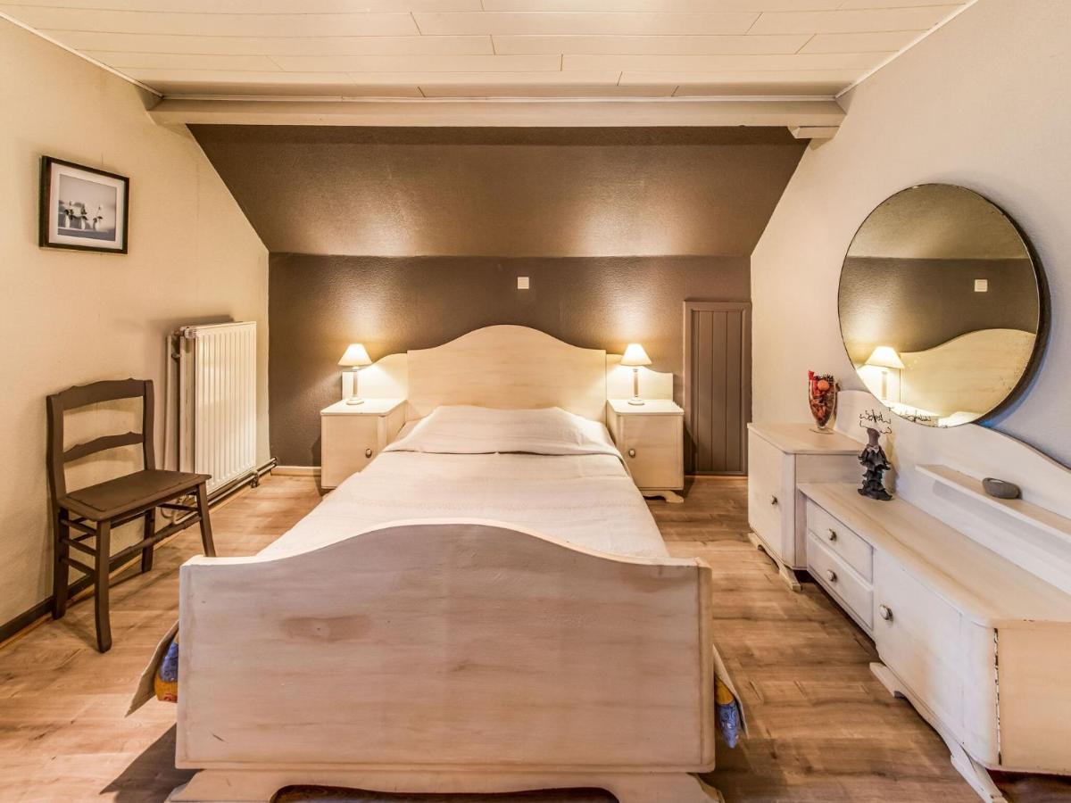 Modern Holiday Home In Lavacherie Sainte-Ode 外观 照片