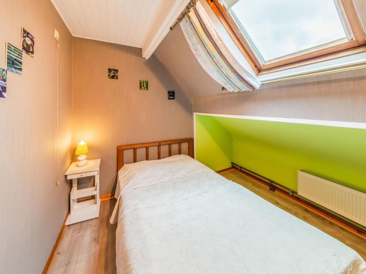 Modern Holiday Home In Lavacherie Sainte-Ode 外观 照片